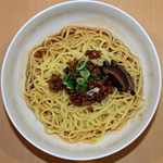 ジャージャー麺