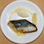 白身魚のムニエルレモンバターソース